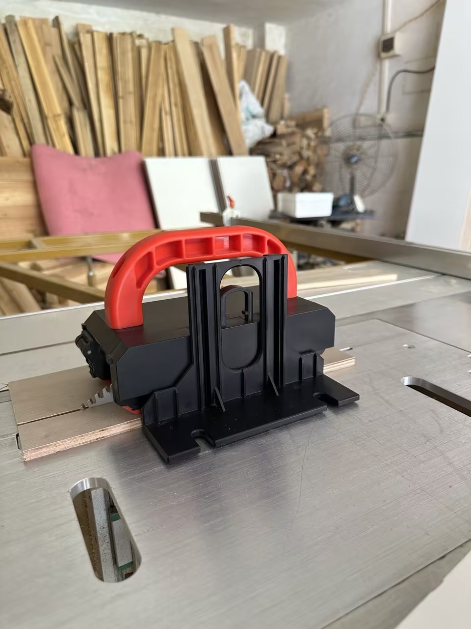 Woodworking Jointer - テーブルソー用プッシュブロックプッシャー、調整可能な木工アクセサリー、安全で安定したプッシャー、ルーターテーブル、ジョインター、バンド、デスクトップエジェクター用