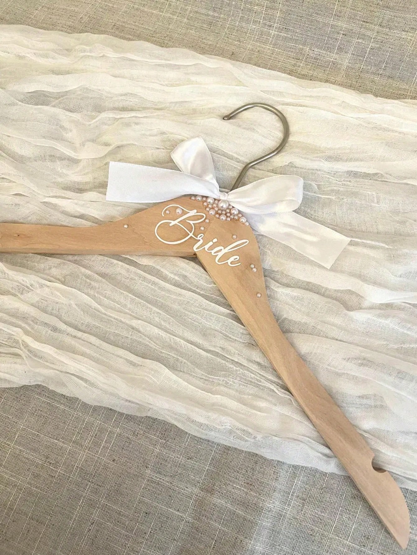 木製ブライダルハンガー フェイクパール エレガントなウェディ - Woodworking Women のレビューと価格